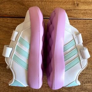 NEW Adidas Bubble Comfy girls' shoes, white, pink & mint tone, velcro Size 9K